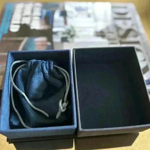 HiPeach Maple Leaf Painting Earring - Picture 3 of 6